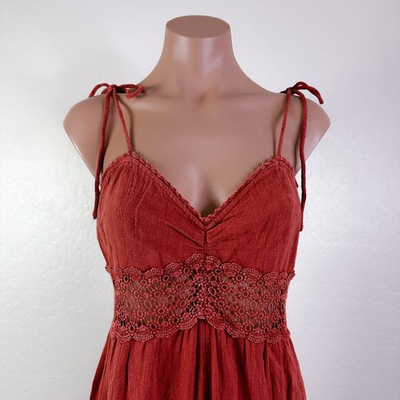 Urban Outfitters Tilly Lace Inset Crochet Boho Gauze Jumpsuit Rust Red Sz S NWT - Picture 4 of 12